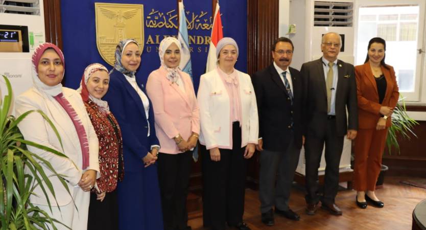 Alexandria University Receives Assistant Dean of the University of Chicago for Academic Affairs