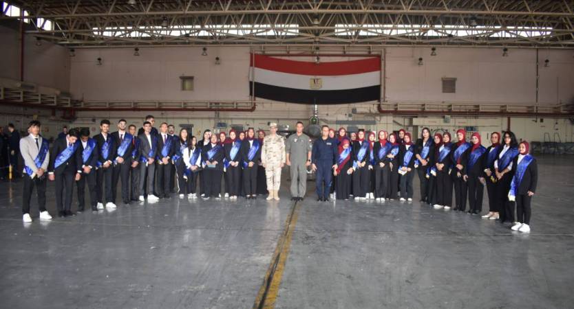 طلاب جامعة الإسكندرية فى زيارة ميدانية إلى قاعدة جناكليس الجوية لتعزيز الوعي الوطنى