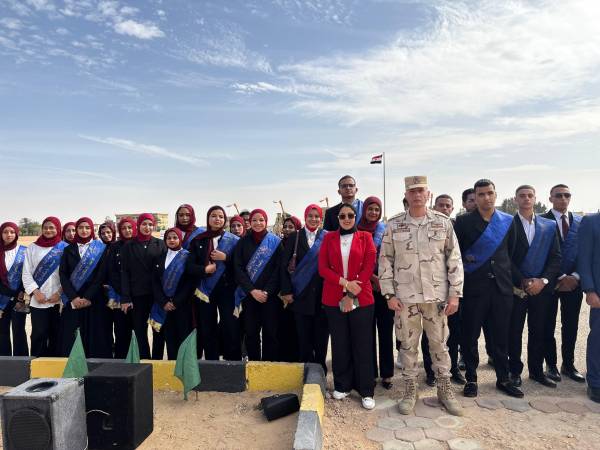  طلاب جامعة الإسكندرية في زيارة لقاعدة محمد نجيب العسكرية لتعزيز الوعي الوطنى
