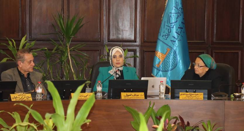 مجلس خدمة المجتمع وتنمية البيئة يناقش اخر استعدادت الجامعة للمشاركة فى جائزة مصر للتميز الحكومي