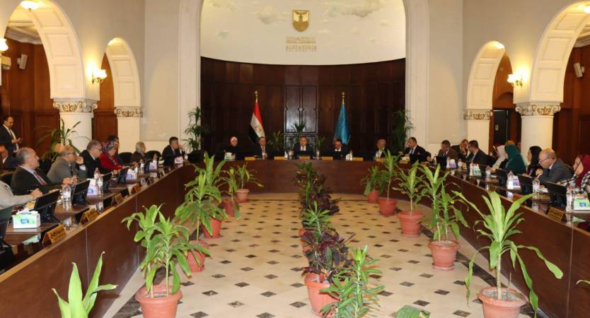  رئيس جامعة الإسكندرية يكرم الفرق الابتكارية من الباحثين والطلاب ويدعو لتقديم الأفكار البحثية ودراسة تنفيذها من خلال «التكنولوجي بارك» 