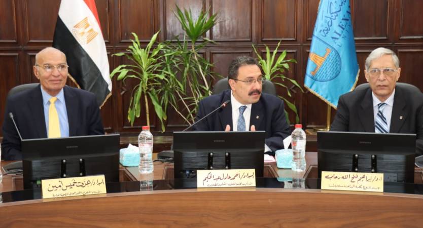 مجلس التعليم والطلاب يشيد بجهود الكليات في امتحانات الفصل الدراسي الأول