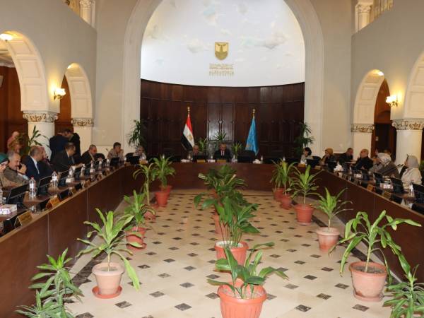 نحو بحث علمي رصين: مجلس الدراسات العليا يناقش سحب المقالات ويقرّ آليات للحوكمة