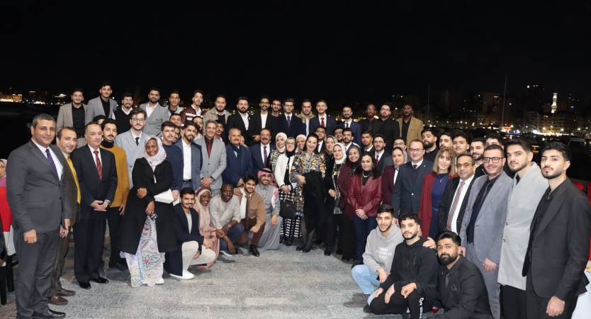  في تقليد سنوي.. جامعة الإسكندرية تجمع طلابها الوافدين على مائدة إفطار رمضاني