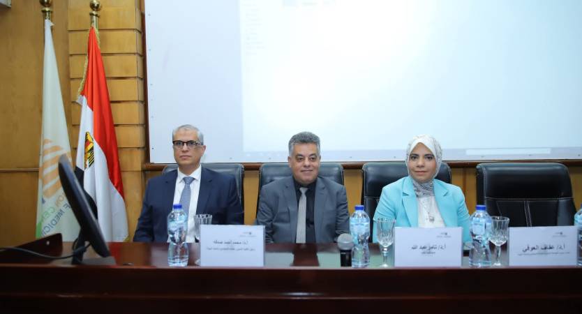 كلية الطب تنظم ندوة توعوية لترشيد استهلاك الطاقة بالتعاون مع شركة توزيع الكهرباء