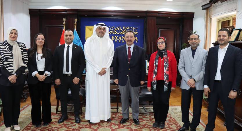 The Head of the Cultural Office of the Embassy of Kuwait in Cairo Visits Alexandria University to Strengthen Bilateral Cooperation