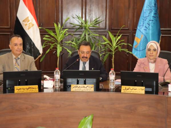مجلس جامعة الإسكندرية يشدد على الانضباط الكامل خلال امتحانات الفصل الدراسي الثاني