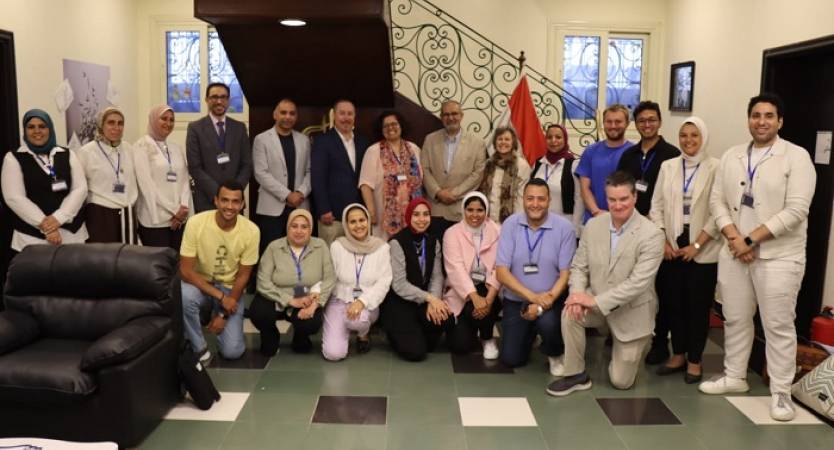 وفد جامعة فيرجينيا تك الأمريكية يزور مركز تعليم اللغة العربية لغير الناطقين بها 