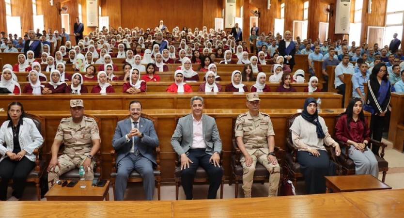في ذكرى ثورة 30 يونيو...جامعة الإسكندرية وقوات الدفاع الشعبي والعسكري تنظمان محاضرة تثقيفية حول تحديات الأمن القومي