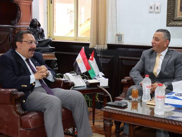 جامعة الإسكندرية تستقبل الملحق الثقافي الأردني لبحث تعزيز التعاون ودعم الطلاب الوافدين