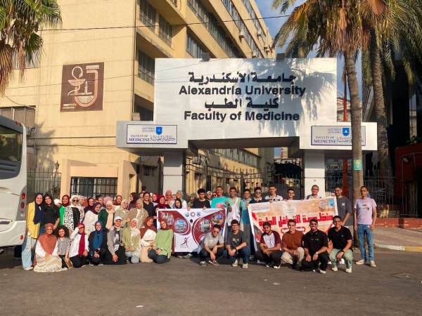 كلية الطب تنظم قافلة طبية شاملة لخدمة أهالي قرية ديروط بالبحيرة