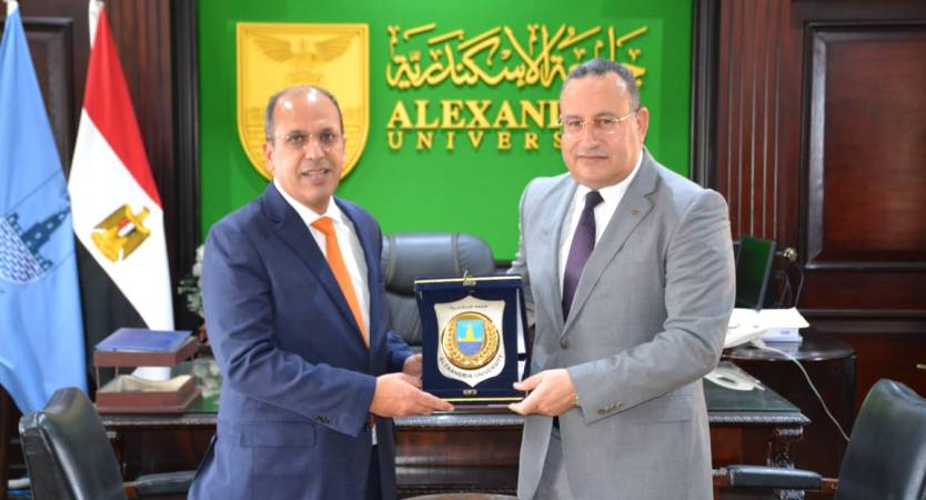 President of Alexandria University receives  President of the British University in Cairo to discuss ways of cooperation