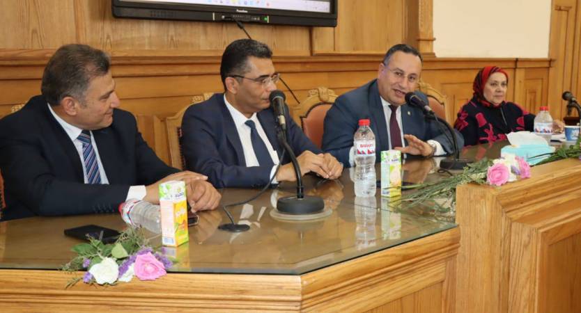 رئيس جامعة الإسكندرية يشهد احتفالية تكريم الطلاب الفائزين بجائزة المرحوم الدكتور منير قنصوة